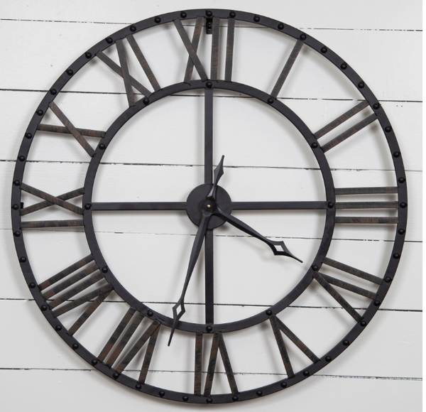 Grand Roman Vintage Metal Wall Clock – Rustic Industrial Statement Decor